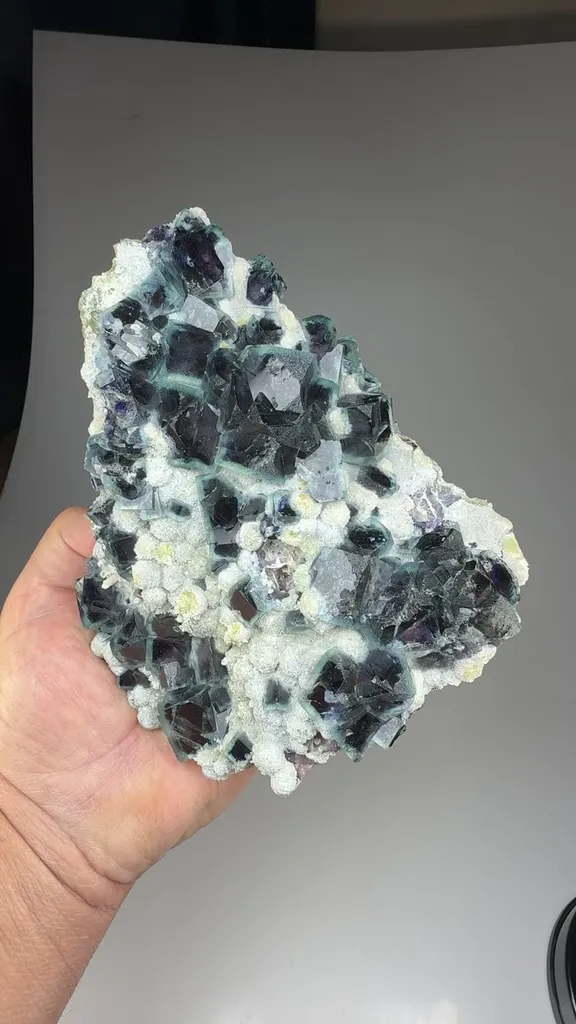 Fluorite - image 2