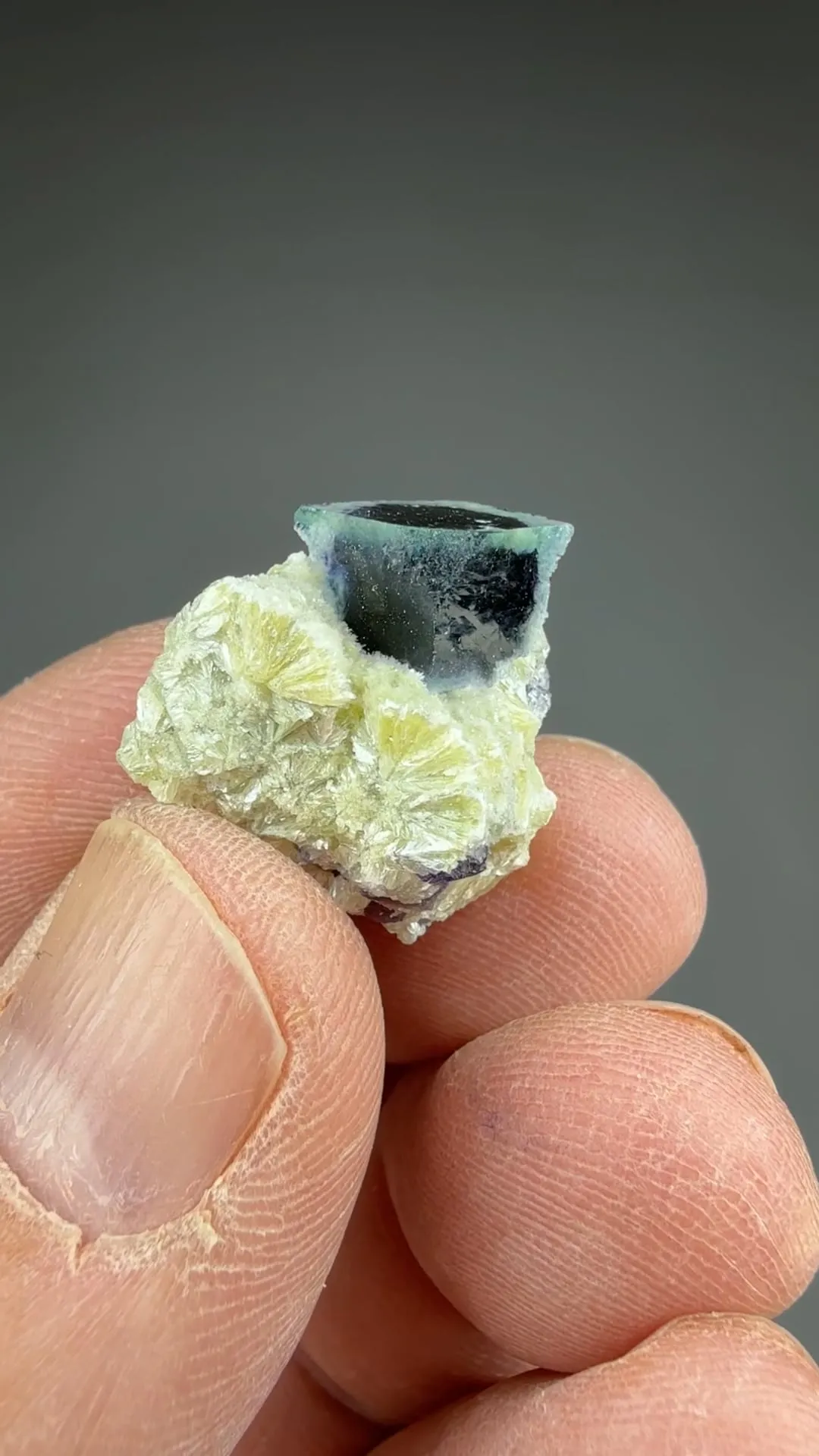 Fluorite - image 2