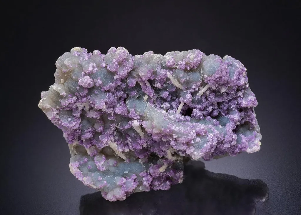 Fluorite and BARYTE on Chalcedony image