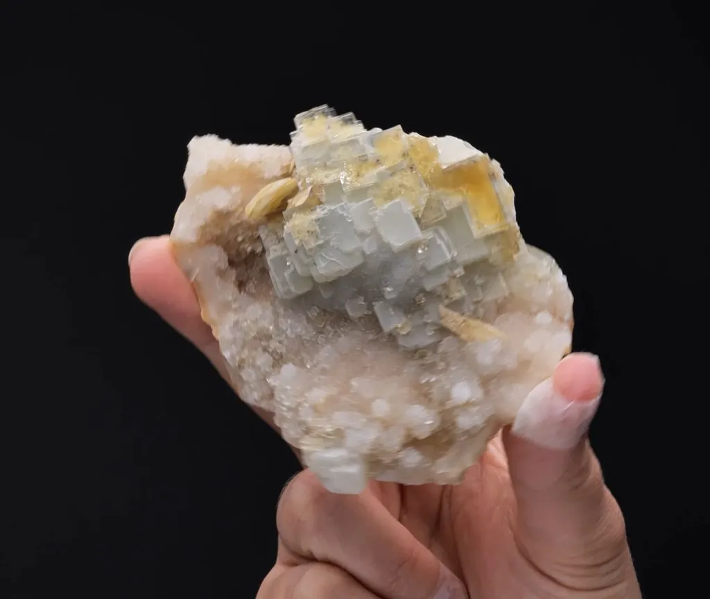 Fluorite and Baryte with Quartz - image 2