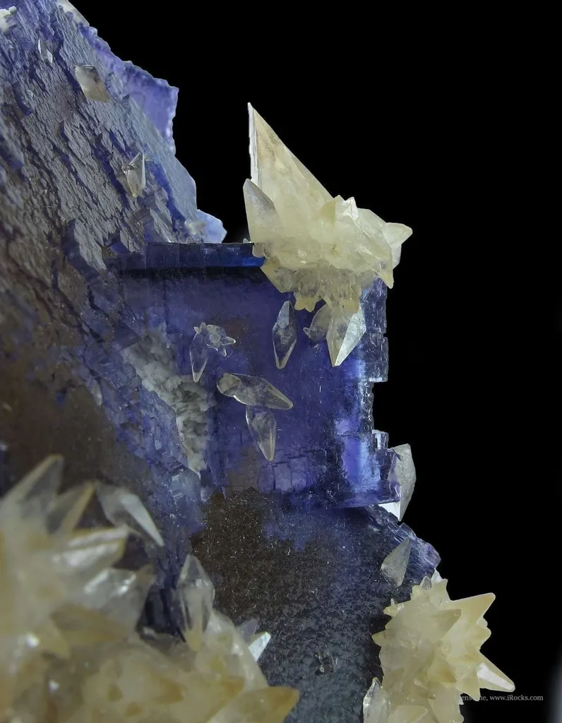 Fluorite and Calcite With Baryte, on Sphalerite - image 5
