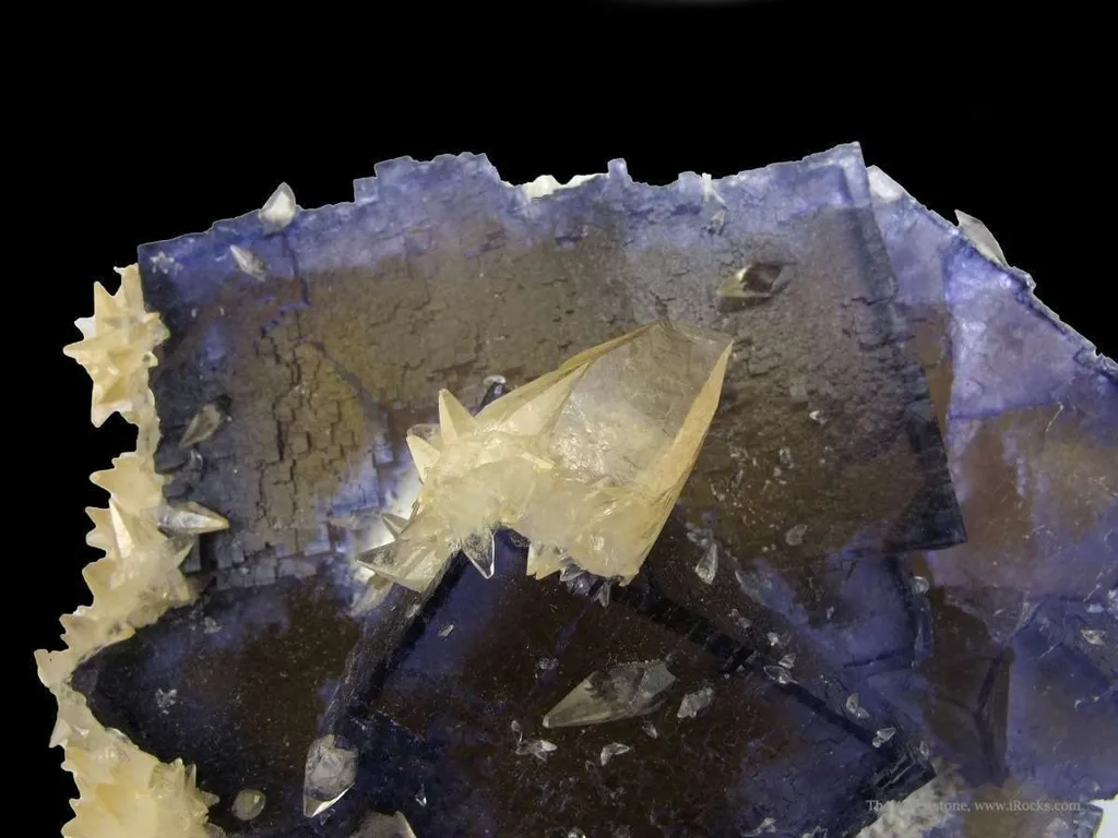 Fluorite and Calcite With Baryte, on Sphalerite - image 2