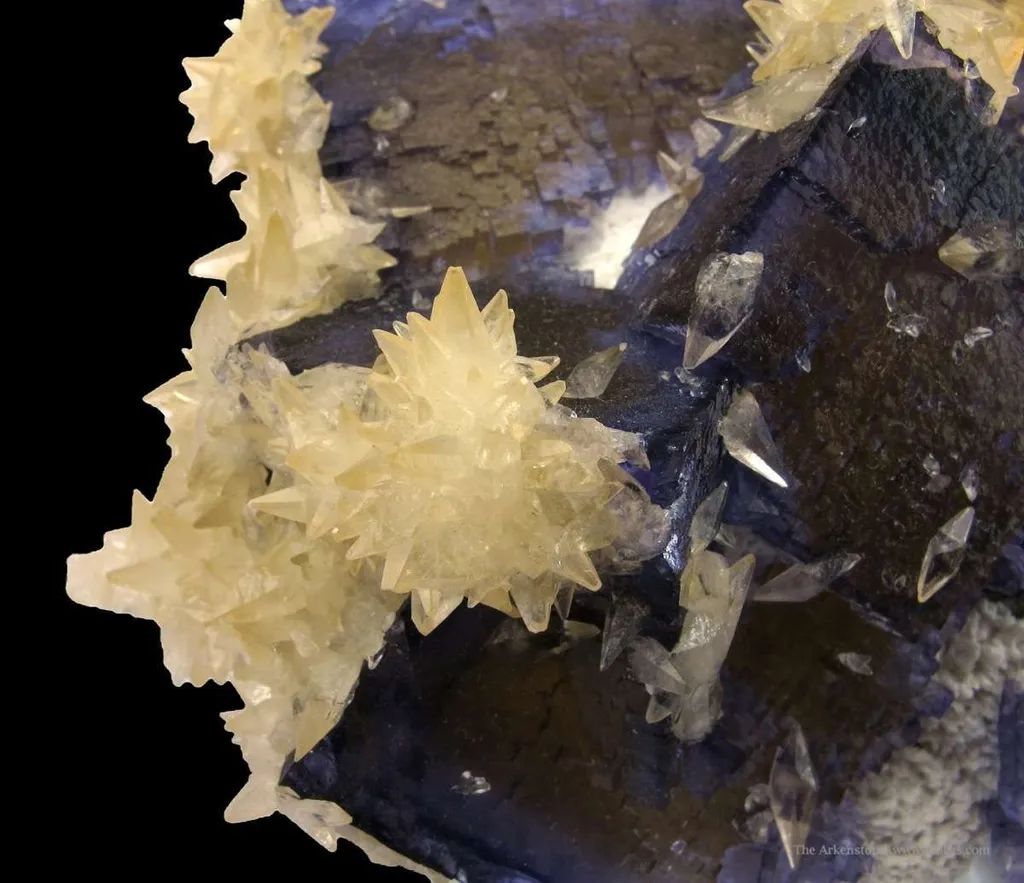 Fluorite and Calcite With Baryte, on Sphalerite - image 3