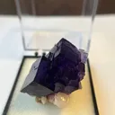Fluorite and dolomite coexist - image 1