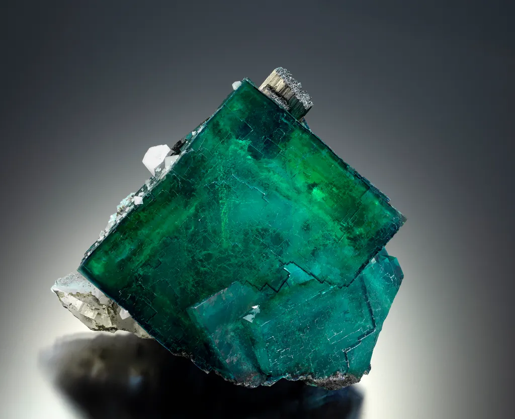 Fluorite and Wolframite - image 2