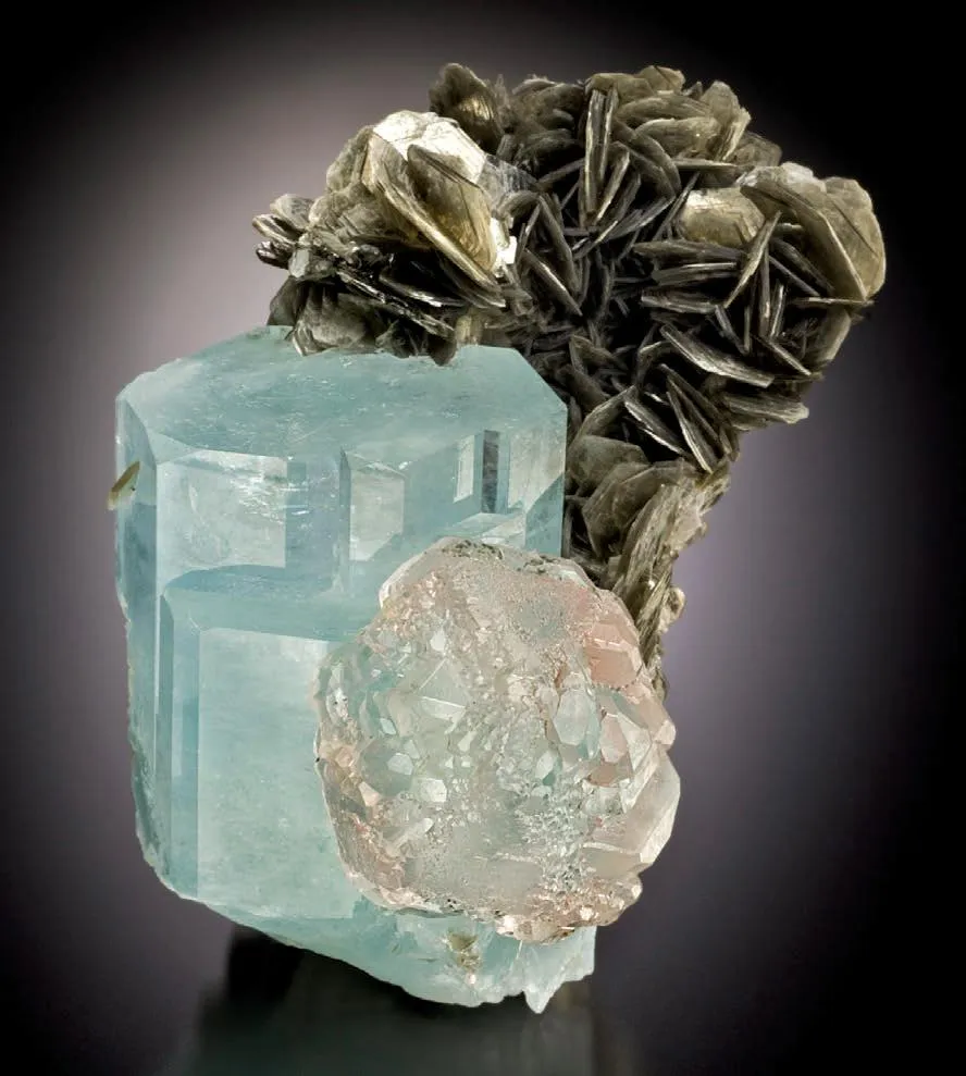 Fluorite, Aquamarine, Muscovite image