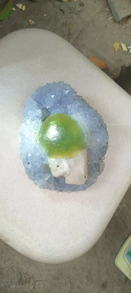 Fluorite ball calcite quartz - image 6