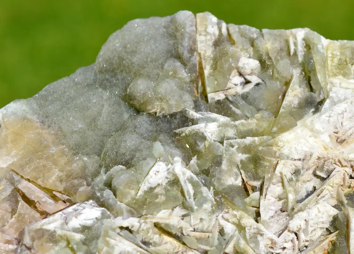 Fluorite & Barite 2280 grams - Fontsante Mine, Tanneron, Var, France - image 2