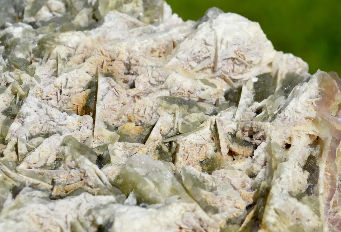 Fluorite & Barite 2280 grams - Fontsante Mine, Tanneron, Var, France - image 3