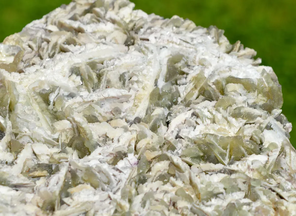 Fluorite & Baryte 2280 grams - Fontsante Mine, Tanneron, Var, France - image 5