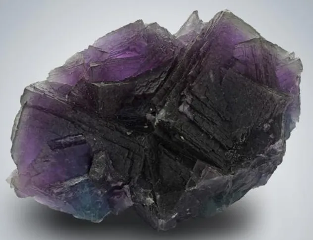 Fluorite, blue to purple zoning - image 2
