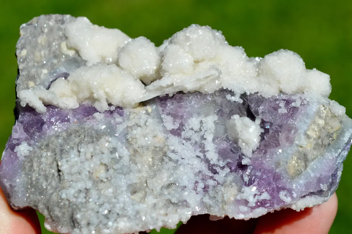 Fluorite & Calcite Barite 325 grams - Fontsante Mine, Tanneron, Var, France - image 4