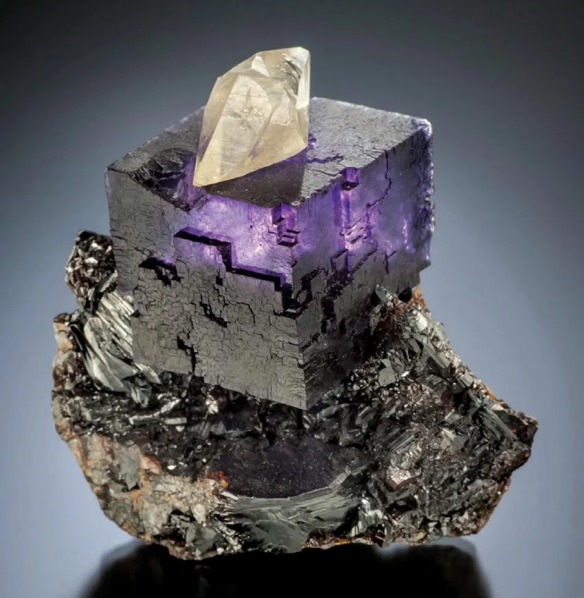 Fluorite, Calcite, Sphalerite - image 1
