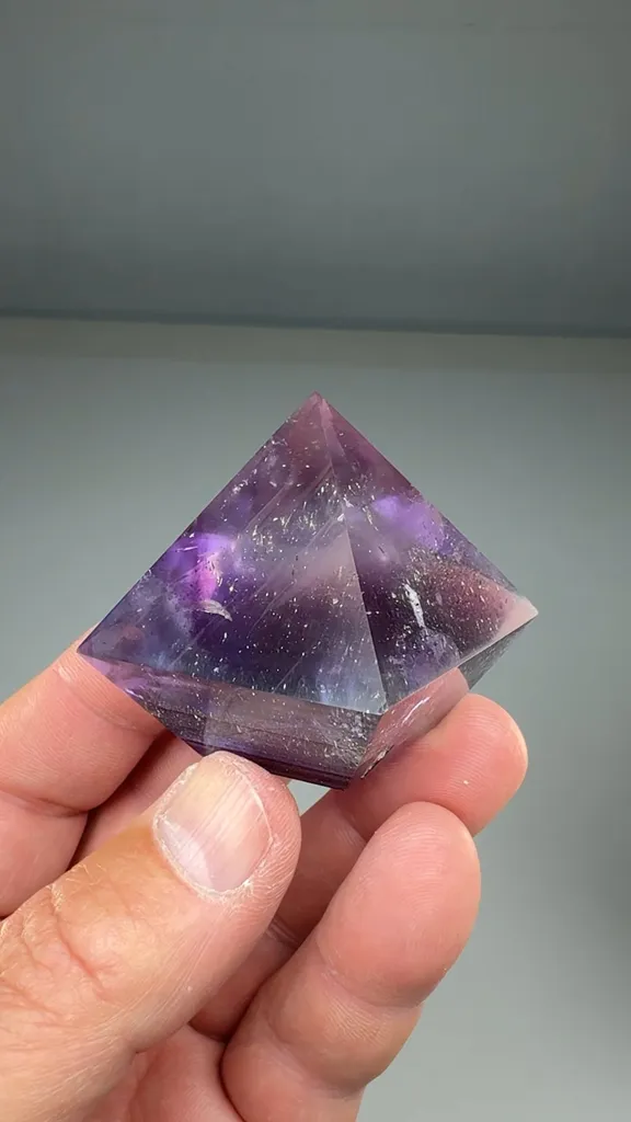 Fluorite (cleavage octahedron) image