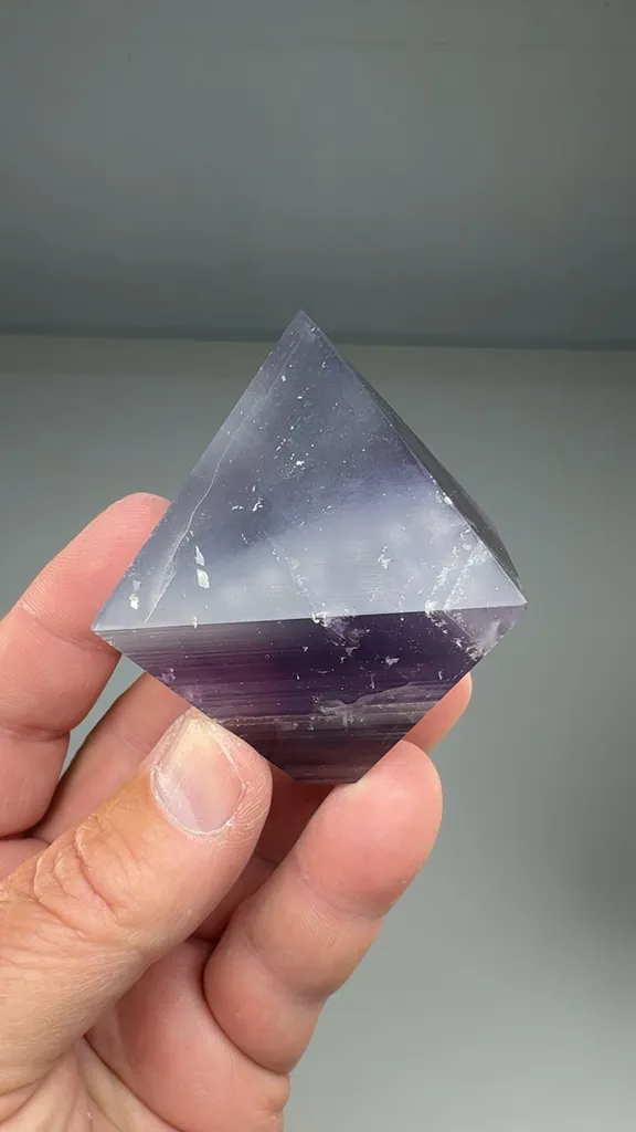 Fluorite (cleavage octahedron) image