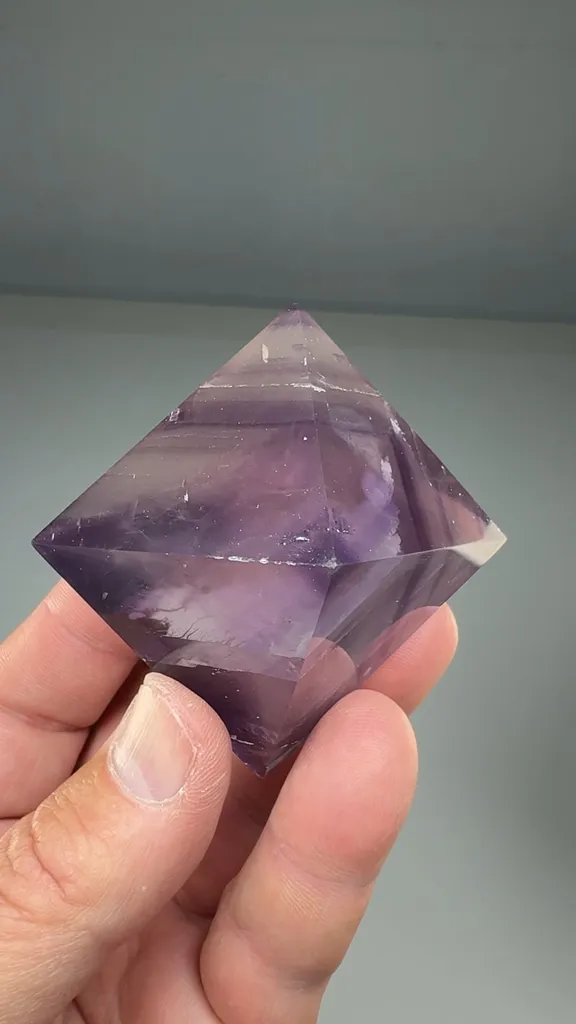 Fluorite (cleavage octahedron) image