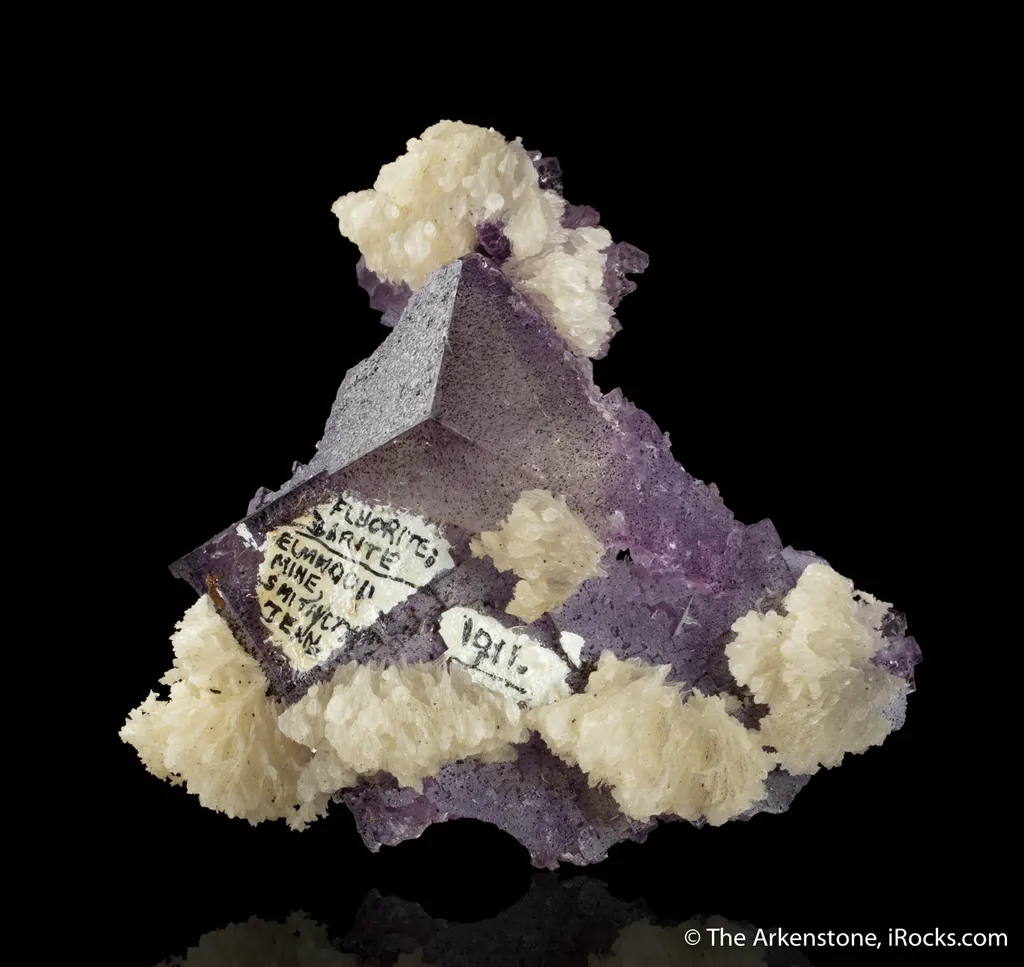Fluorite "corners" with Baryte - image 6