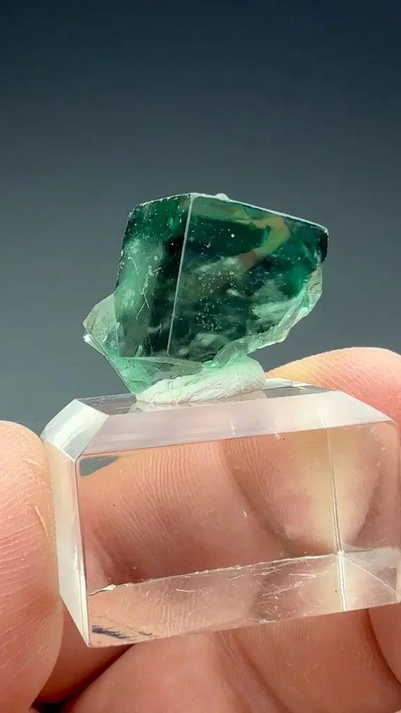 Fluorite - image 2