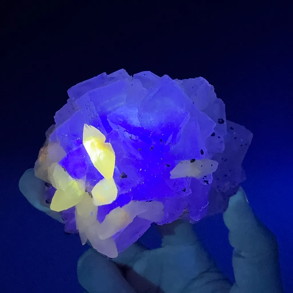 Fluorite - image 2