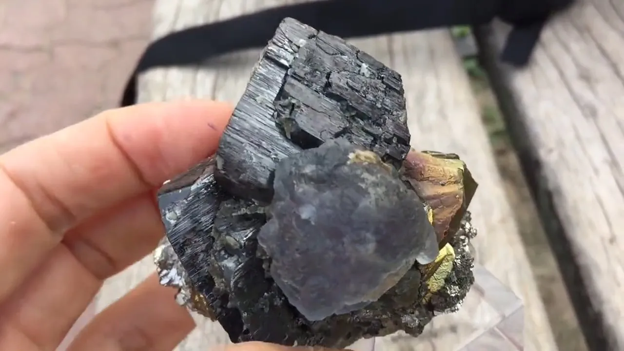Fluorite, Ferberite and Chalcopyrite - image 5