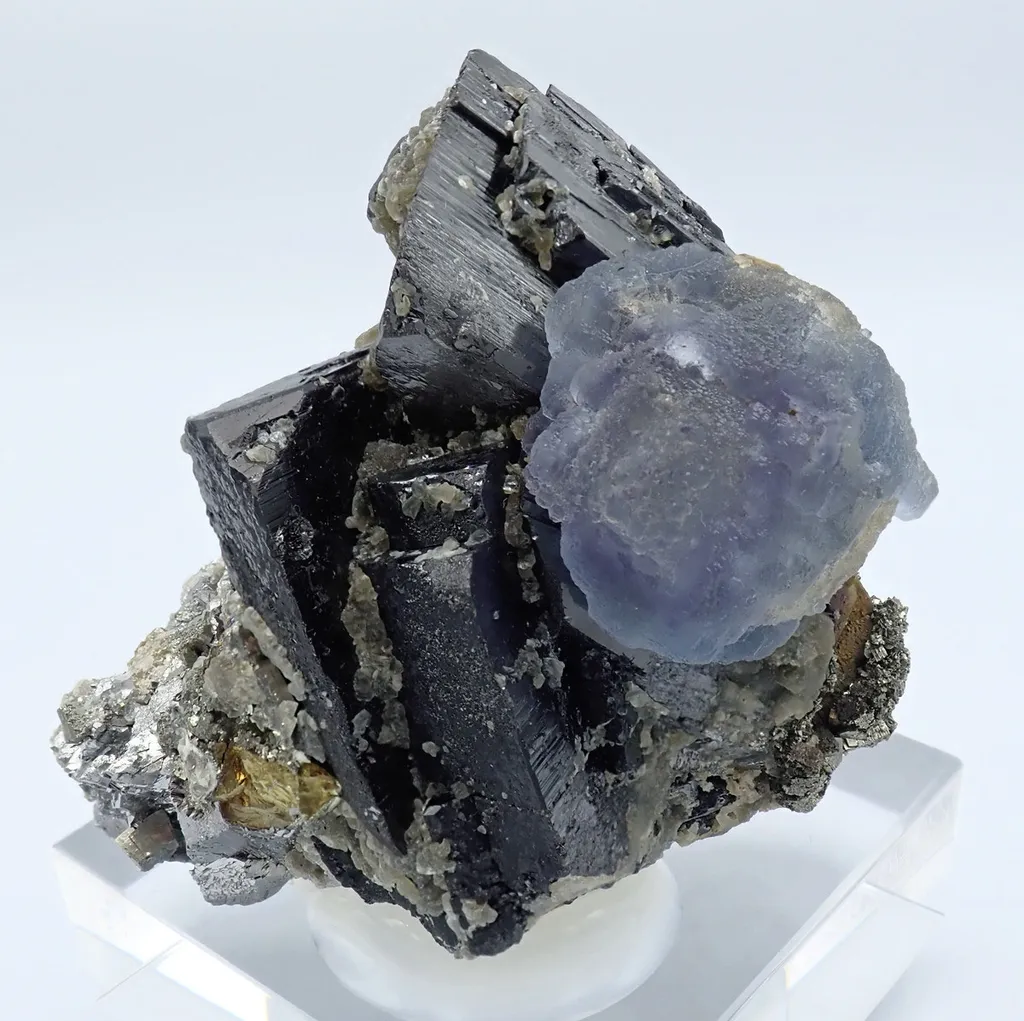 Fluorite, Ferberite and Chalcopyrite - image 2