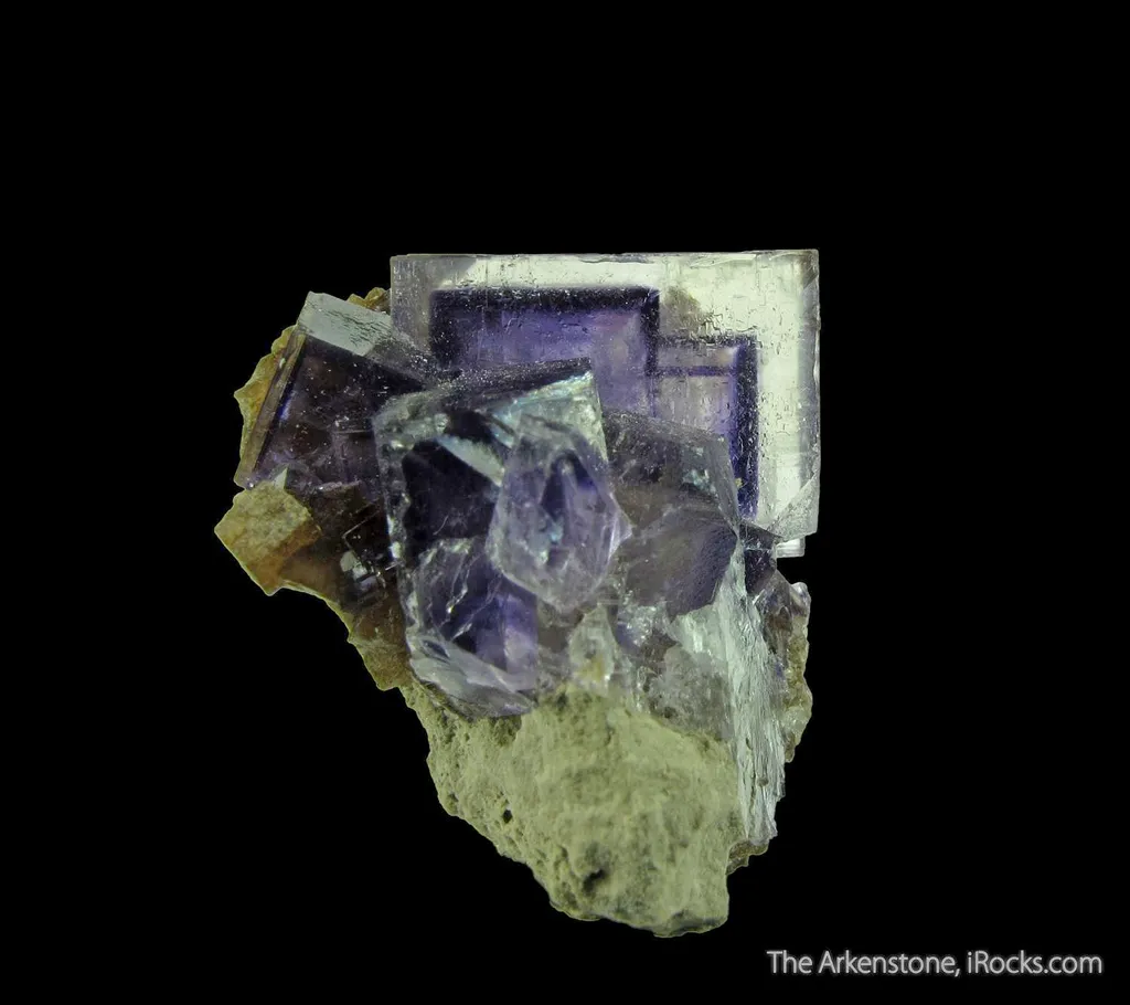 Fluorite (fluor.) with phantoms - image 5