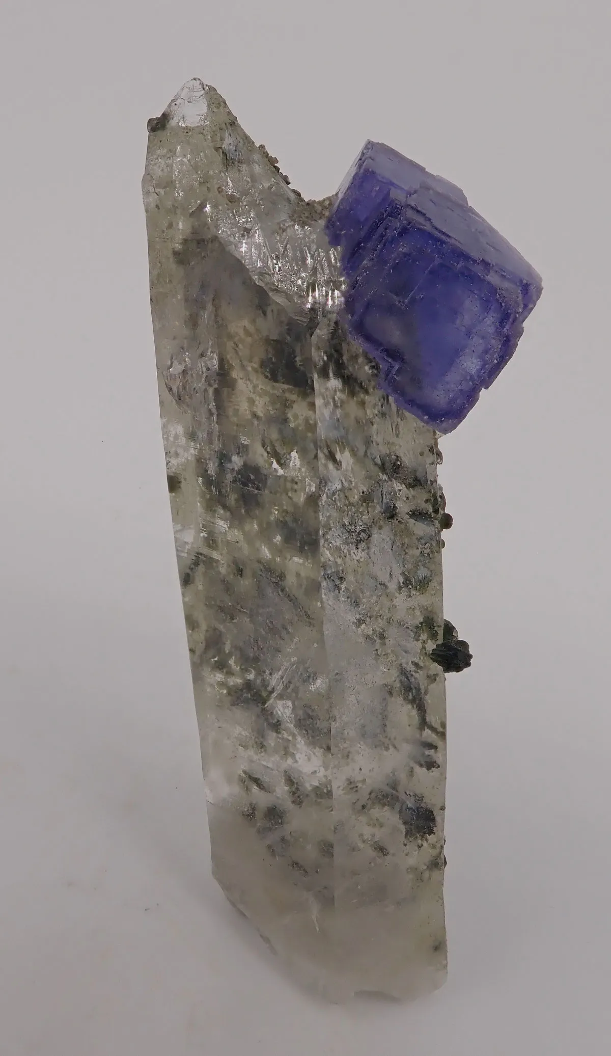 Fluorite, Fluorapatite and Quartz - image 1