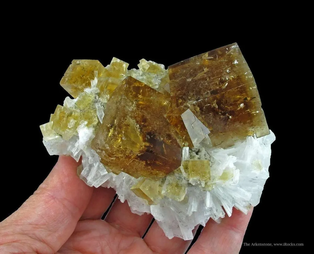 Fluorite (Fluorescent) and Celestine - image 5