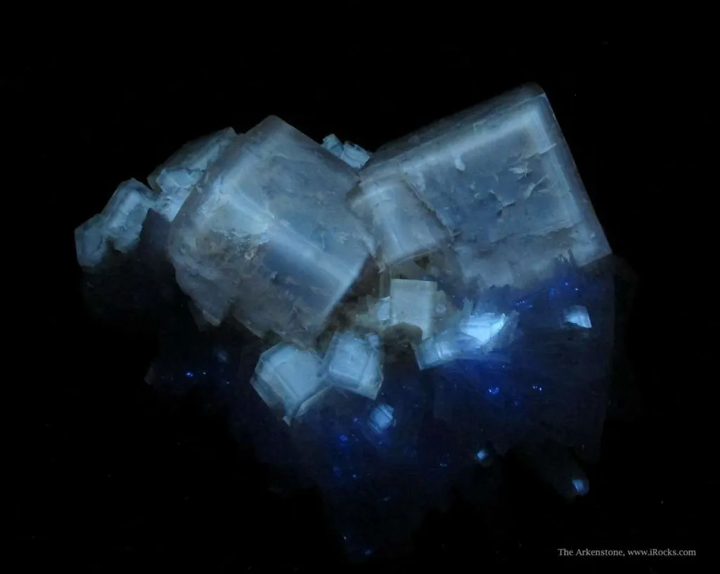Fluorite (Fluorescent) and Celestine - image 6