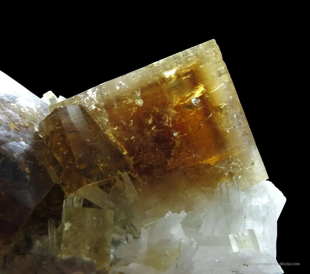 Fluorite (Fluorescent) and Celestine - image 4