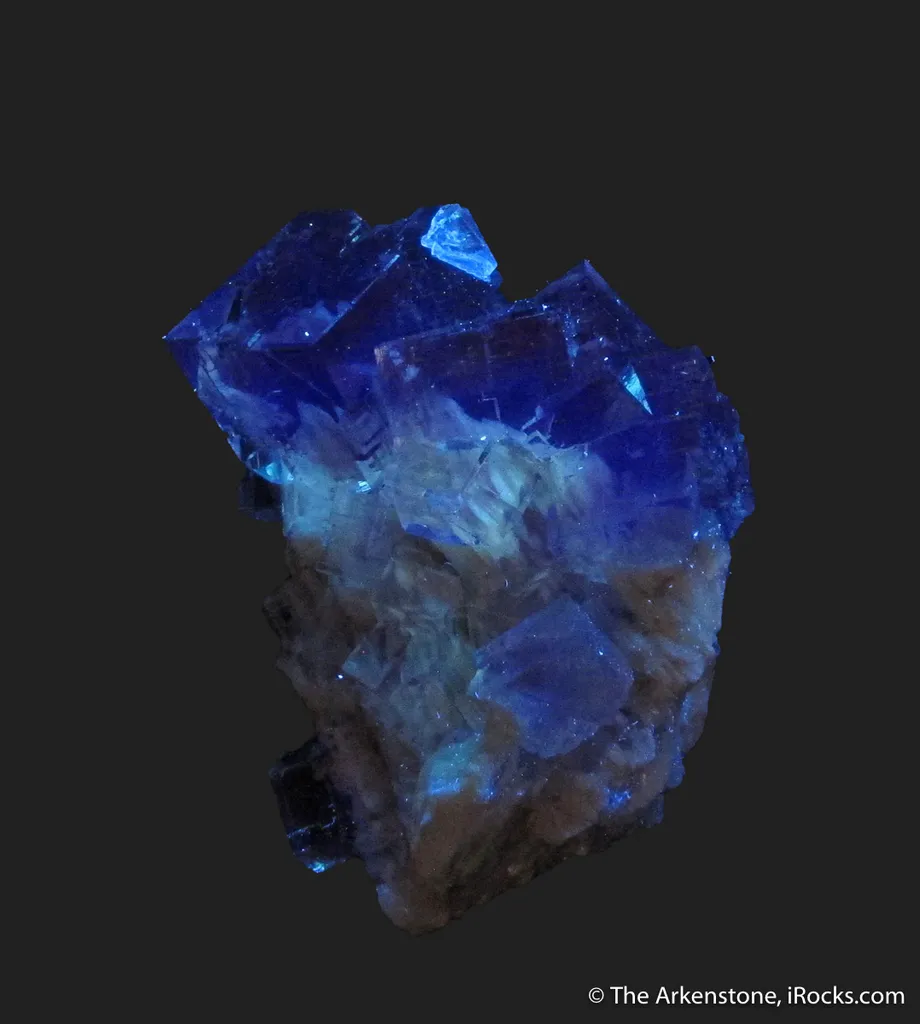 Fluorite (fluorescent) on Baryte - image 8