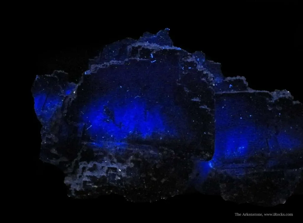 Fluorite (Fluorescent) With Calcite (Fluorescent) - image 6