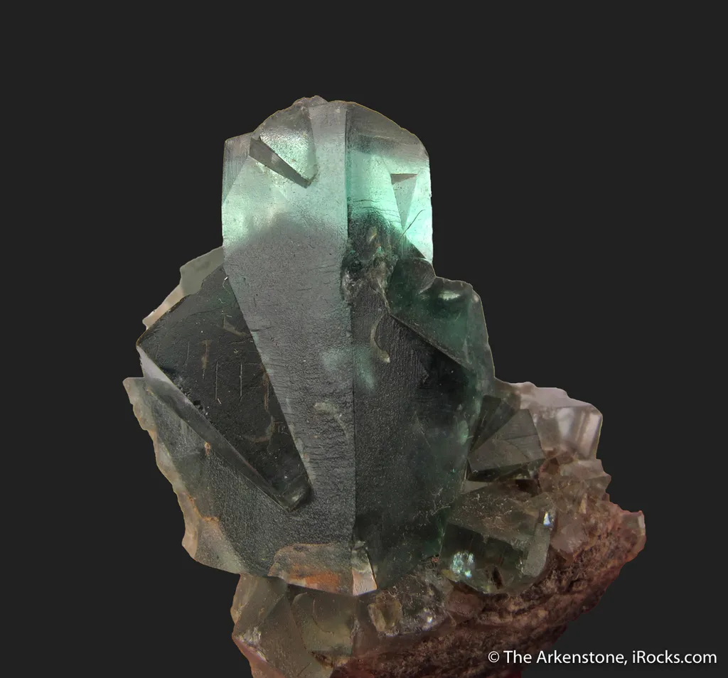 Fluorite (fluorescent) with elongated habit - image 3