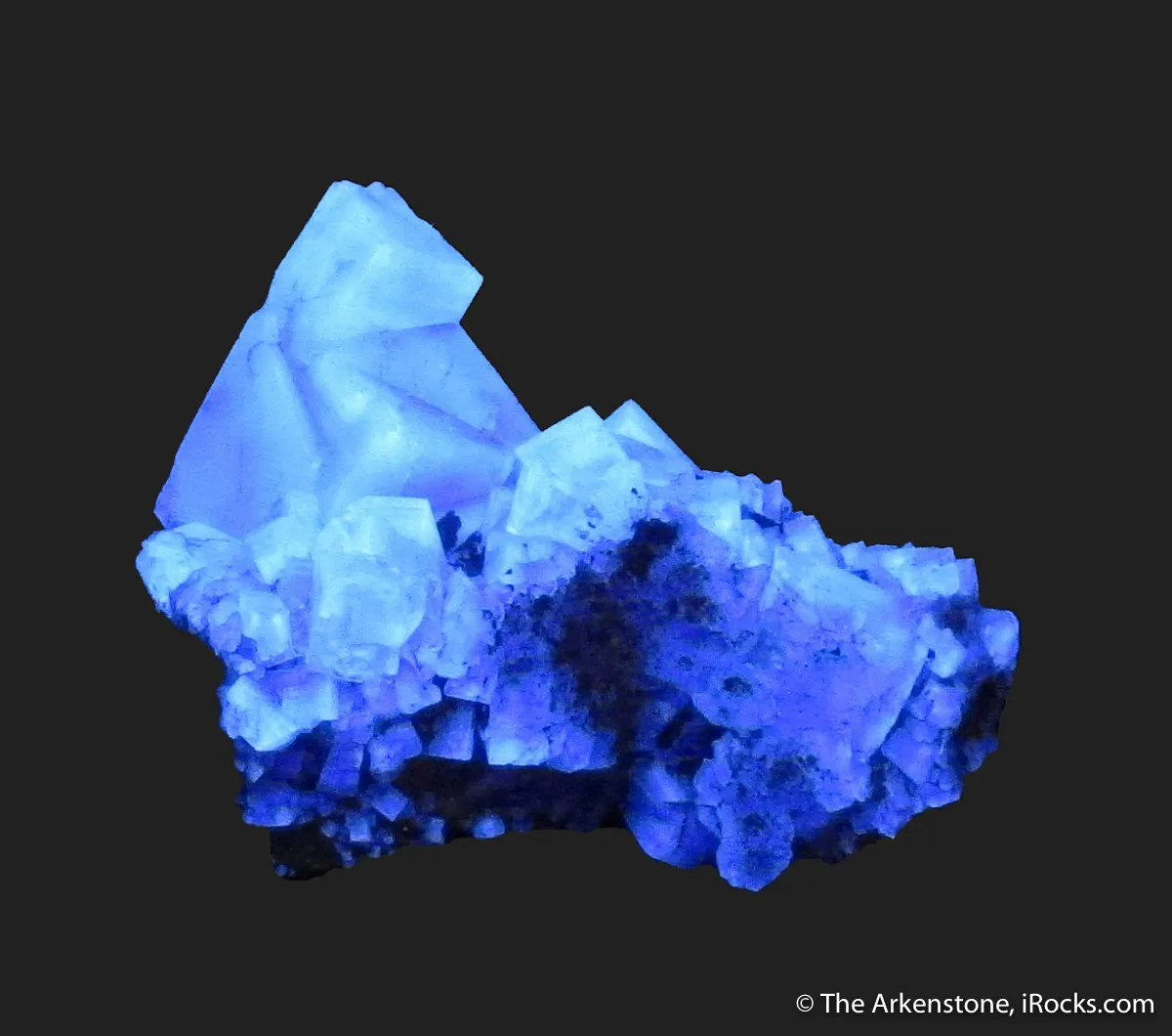 Fluorite (fluorescent) with elongated habit - image 7