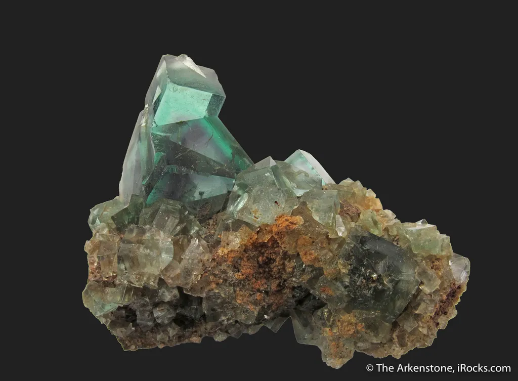 Fluorite (fluorescent) with elongated habit - image 4