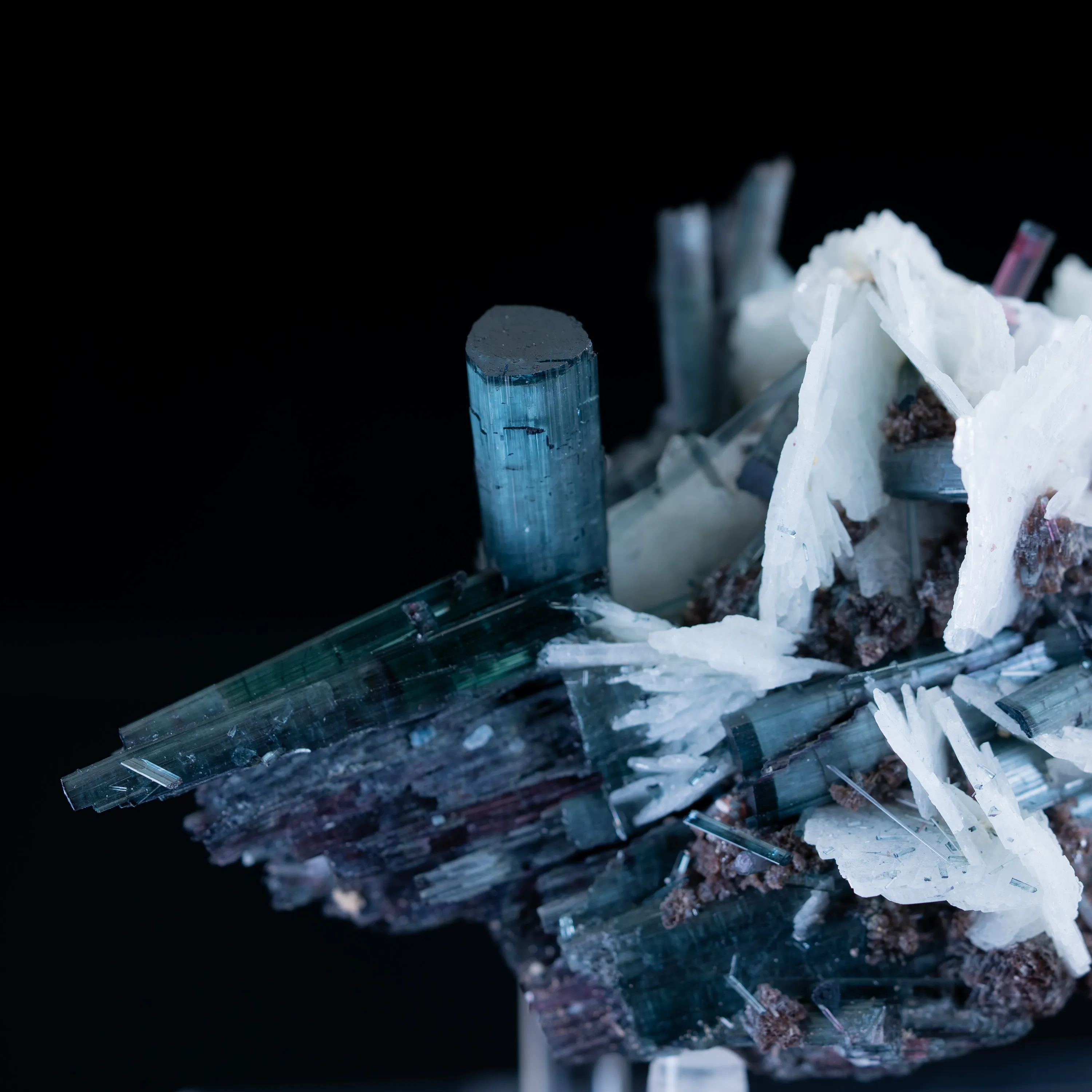 Fluorite from Brazil, Minas Gerais, São José da Safira, Pederneira mine - image 6