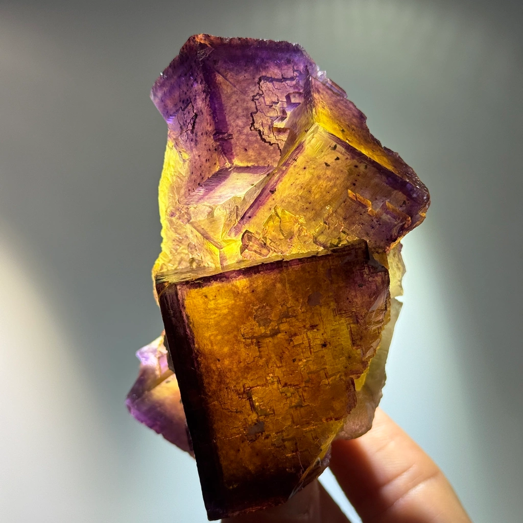 Fluorite from Cave-in-Rock, Cave-in-Rock Mining Sub-District, Hardin County, Illinois, USA - image 2