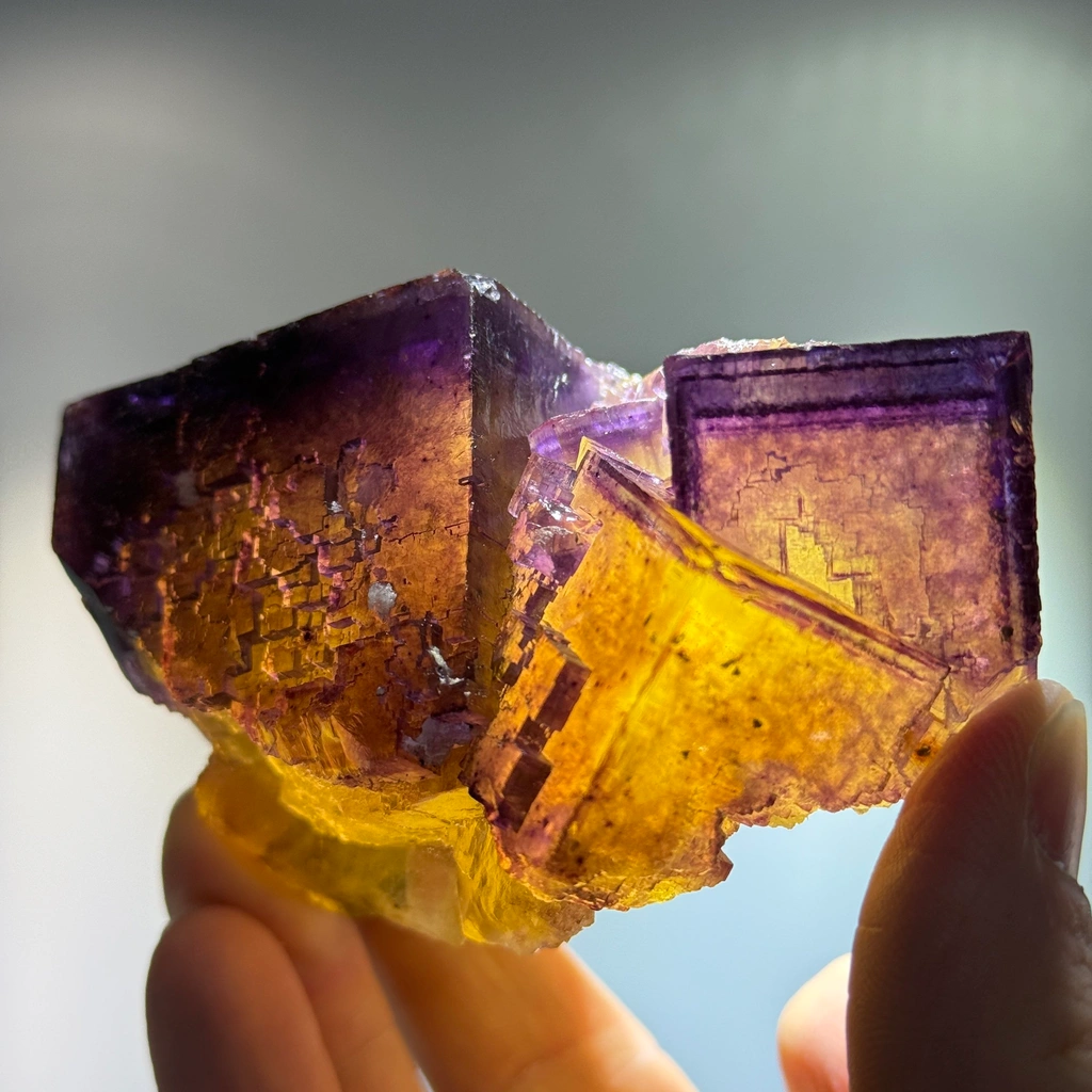 Fluorite from Cave-in-Rock, Cave-in-Rock Mining Sub-District, Hardin County, Illinois, USA - image 4