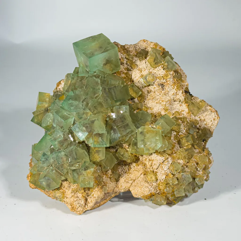 Fluorite from China, Hunan, Chenzhou, Linwu Co., Xianghualing Sn-polymetallic ore field, Xianghuapu