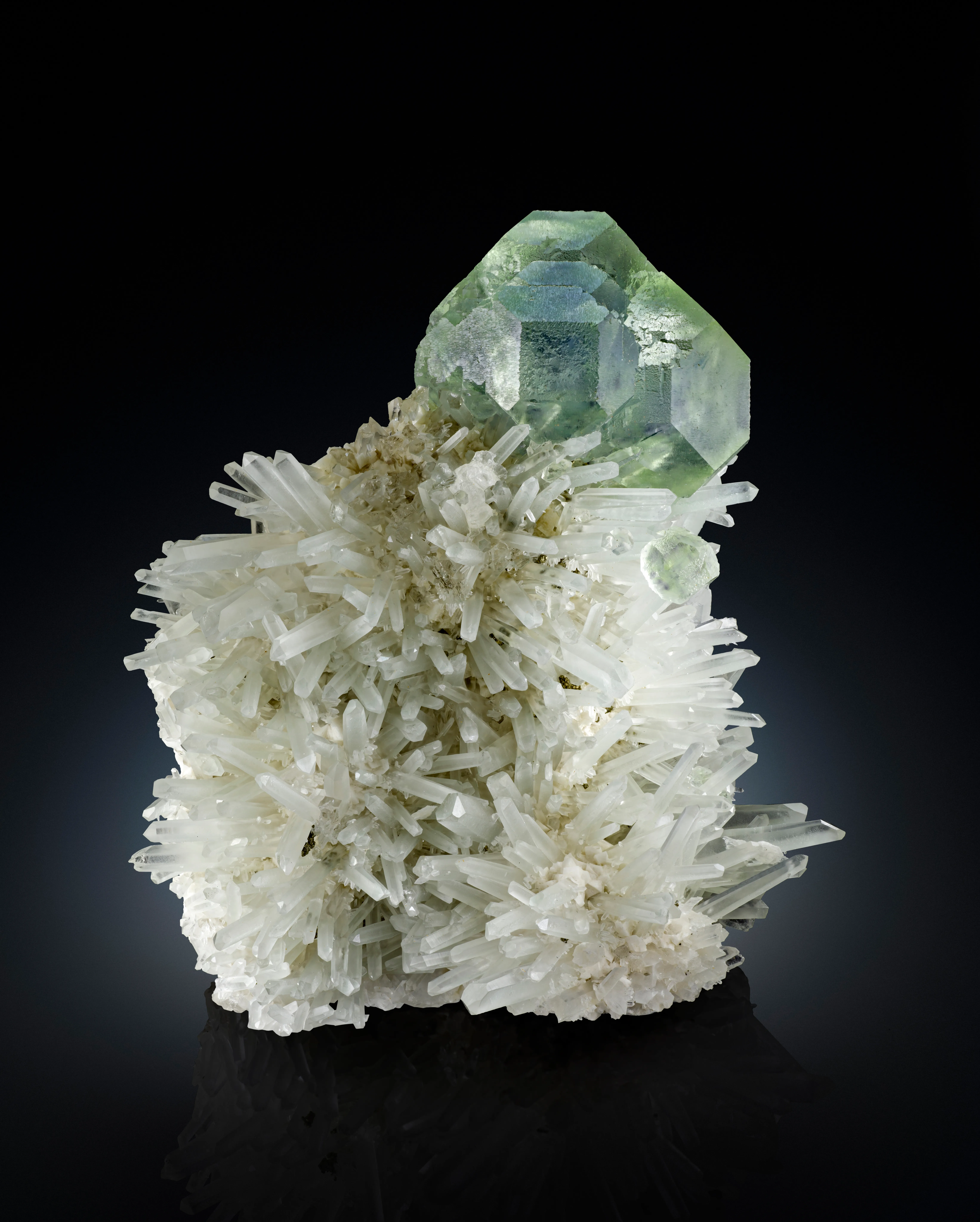 Fluorite from China, Hunan, Chenzhou, Yizhang Co., Dongpo ore field, Shizhuyuan Mine - image 1