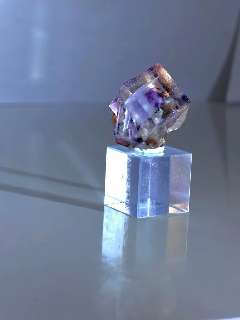 Fluorite from China, Hunan, Yaogangxian Mine, Yaogangxian Mine, Yizhang Co. Chenzhou, Hunan, China image