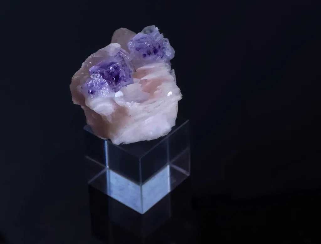 Fluorite from China, Hunan, Yaogangxian Mine, Yaogangxian Mine, Yizhang Co. Chenzhou, Hunan, China image