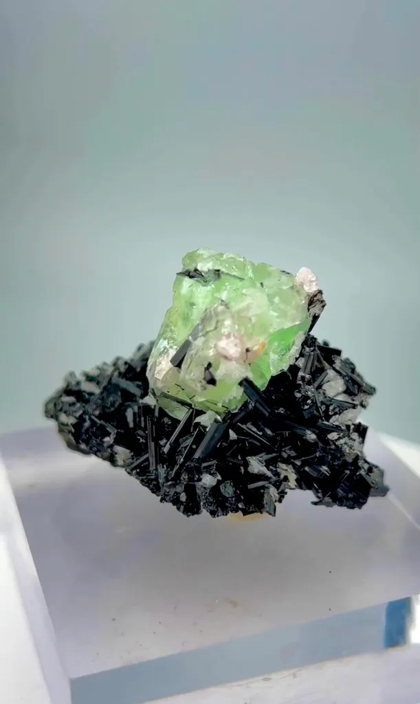Fluorite from Pakistan - image 9