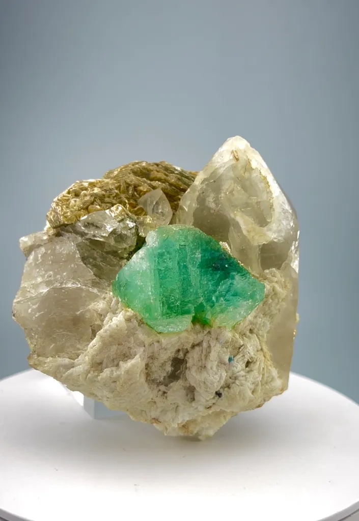 Fluorite from Pakistan - image 3