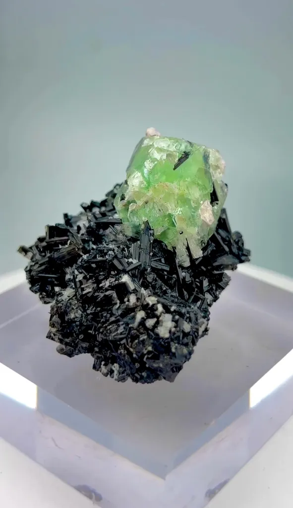 Fluorite from Pakistan - image 6