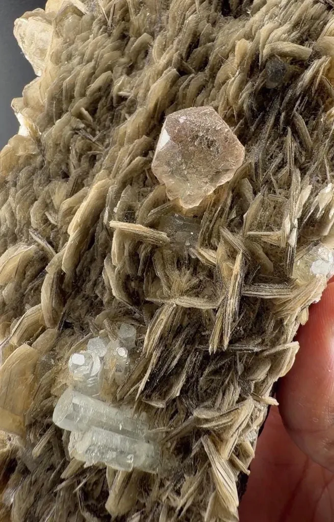 Fluorite from Pakistan, Gilgit-Baltistan, Nagar District, Aliabad - image 2