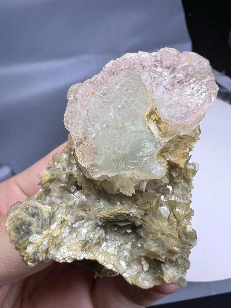 Fluorite from Pakistan, Gilgit-Baltistan, Nagar District, Chumar Bakhoor - image 4