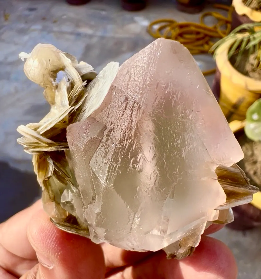 Fluorite from Pakistan, Gilgit-Baltistan, Nagar District, Chumar Bakhoor - image 4