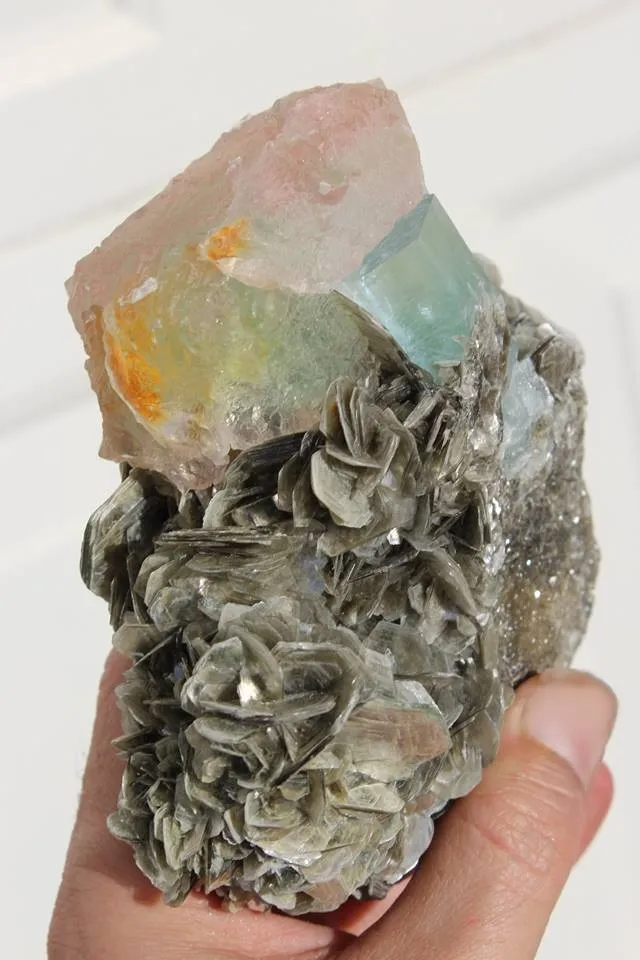 Fluorite from Pakistan, Gilgit-Baltistan, Nagar District, Chumar Bakhoor image