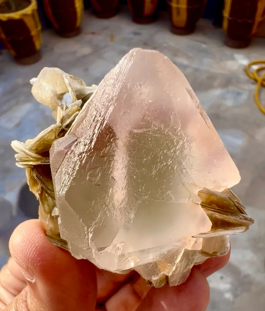 Fluorite from Pakistan, Gilgit-Baltistan, Nagar District, Chumar Bakhoor image